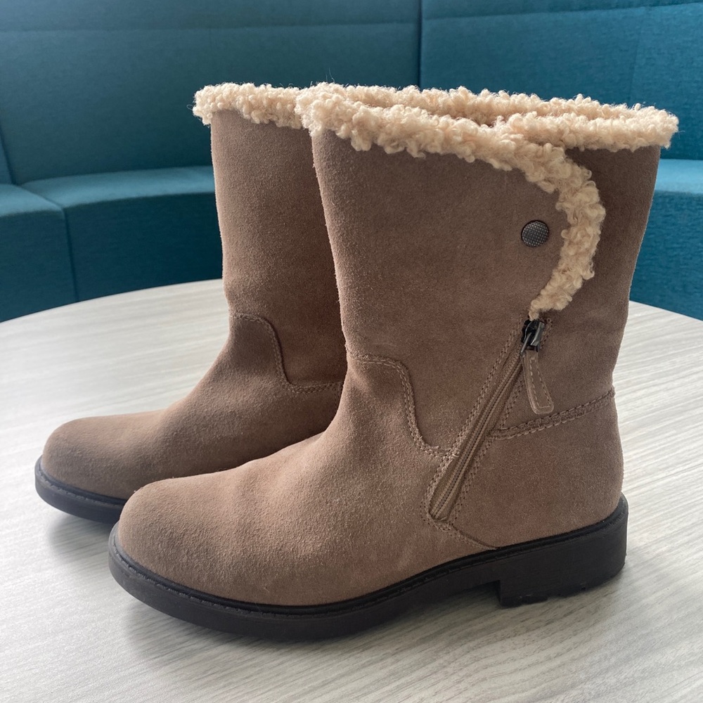 Clarks Tan boots